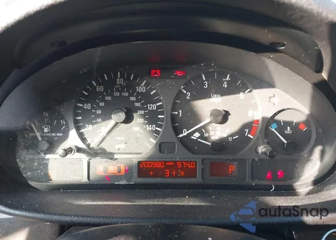 2003 BMW 325Xi z USA, uszkodzony, nr VIN WBAEU33453PH88344